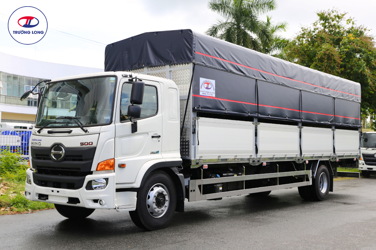 Xe mui phủ Hino