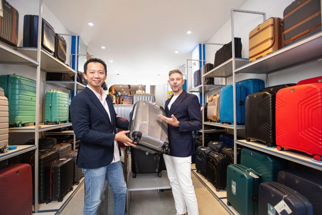 Vali kéo chính hiệu: Vali du lịch cỡ lớn loại nào tốt?