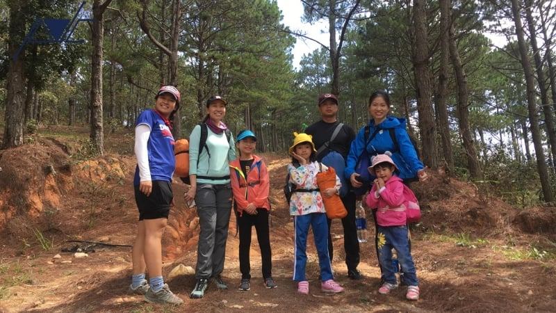 WHAT IS TREKKING? A BEGINNER’S GUIDE TO ORGANIZING A SAFE & MEMORABLE TREKKING TRIP