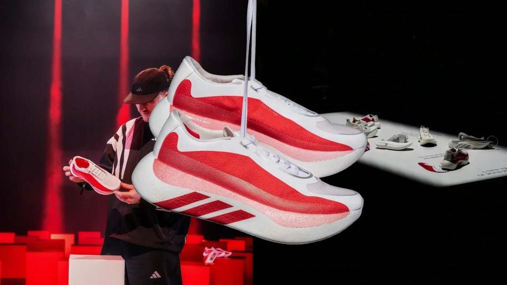 Đế giữa Adidas Hyperboost Edge  thay đổi thế nào sau thời gian dài sử dụng?