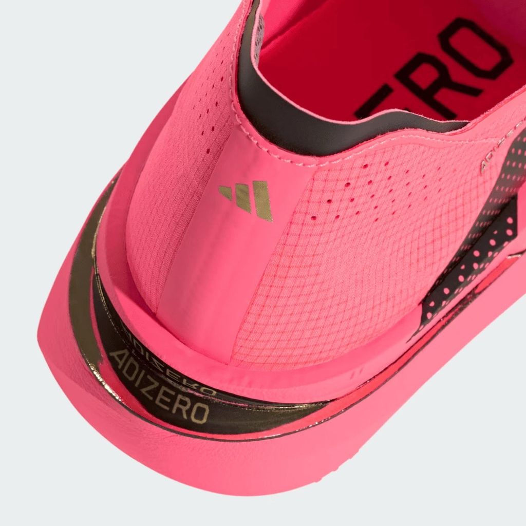 Khung carbon Energy Rim trên giày Adidas Adios Pro 5