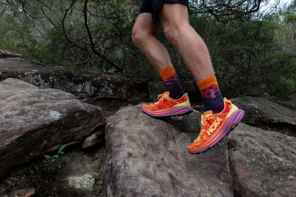 HOKA Speedgoat 6 – độ bám cao cho trail dài và địa hình kỹ thuật
