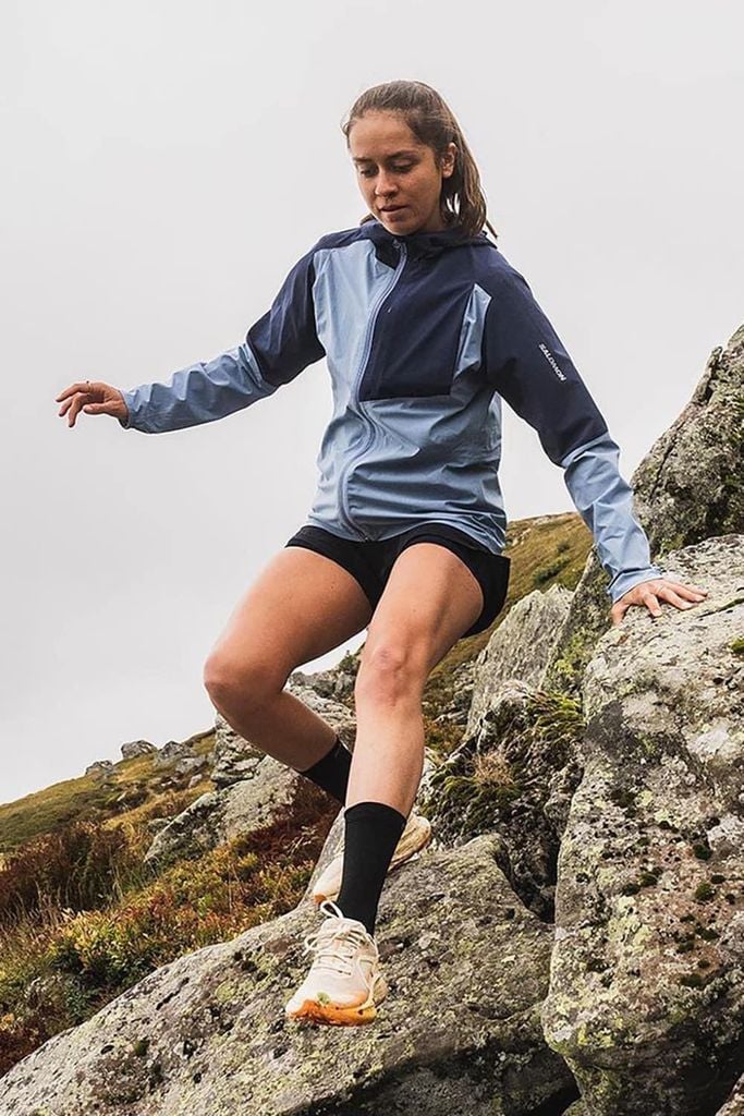 Giày Trail Trên Địa Hình Dốc