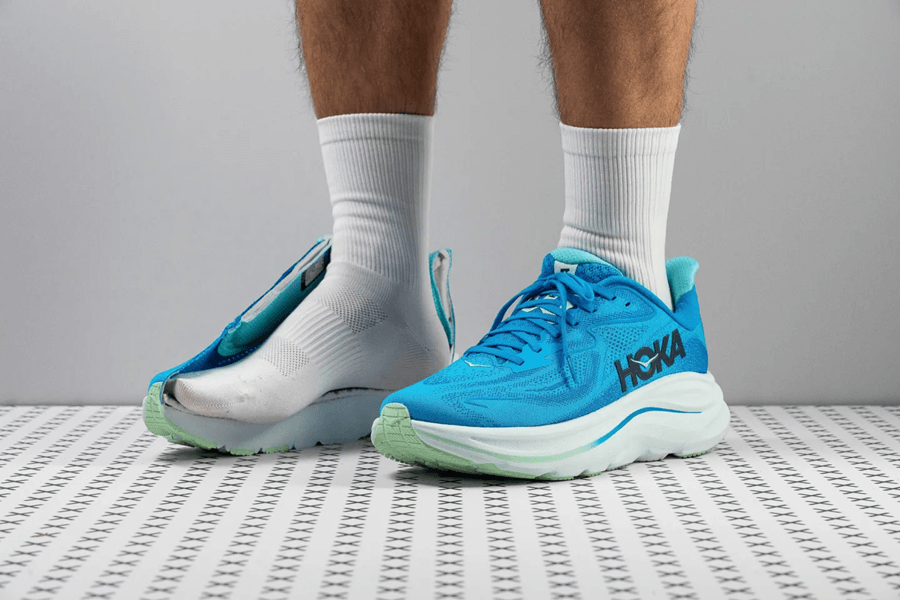 HOKA Clifton 10 Wide – lựa chọn cân bằng cho người mới