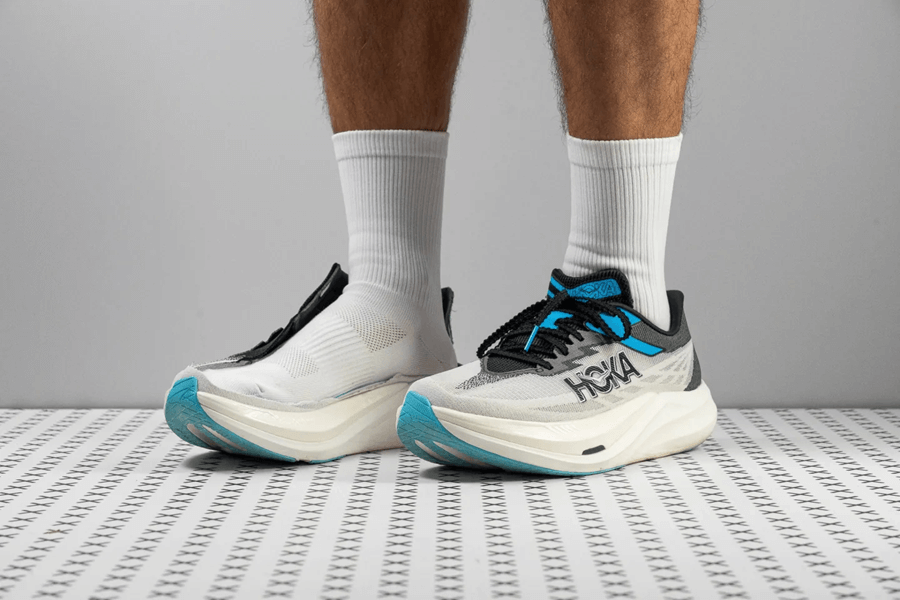 HOKA Rocket X 3 – giày carbon thế hệ mới cho thi đấu đường nhựa