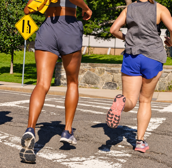 Runner có xu hướng overpronation và cần thêm hỗ trợ