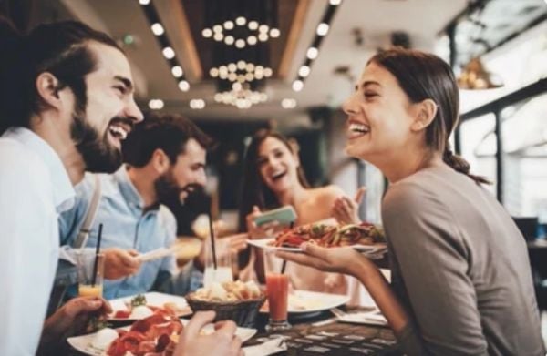 Làm sao ước tính protein khi ăn ngoài?
