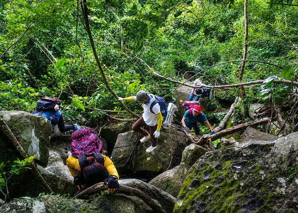 Nhóm trekking Núi Bà Đen