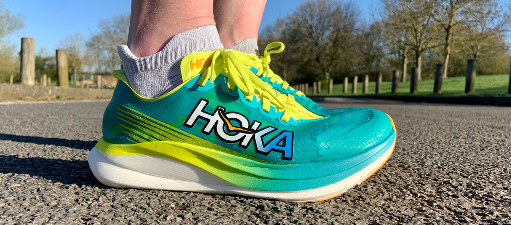 HOKA Rocket X 2 – giày carbon thi đấu road dưới 3 triệu