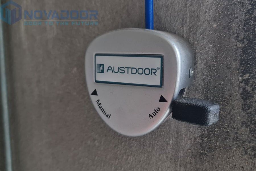 cửa cuốn tấm liền AUstdoor