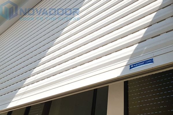 Cửa cuốn austdoor b100s