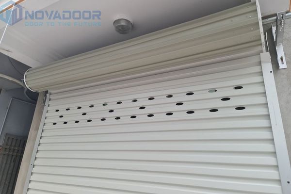 Cửa cuốn thép tấm liền