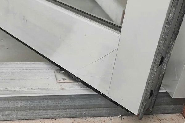 Cửa mở cánh tự động