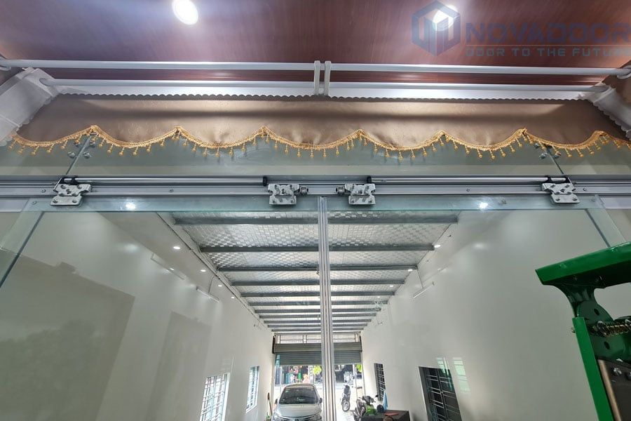 Cửa trượt bán tự động zamilldoor mặt tiền