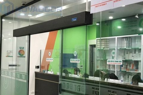 Cửa trượt đẩy tay màu xingfa