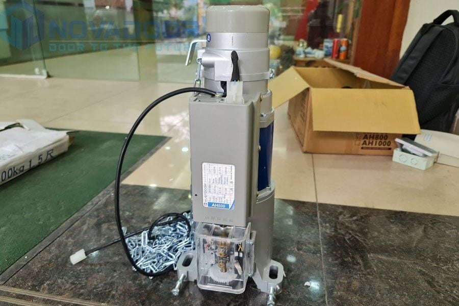 Bộ tời cửa cuốn