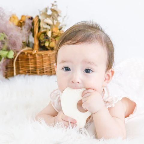 Gặm nướu an toàn cho trẻ từ 4 tháng tuổi