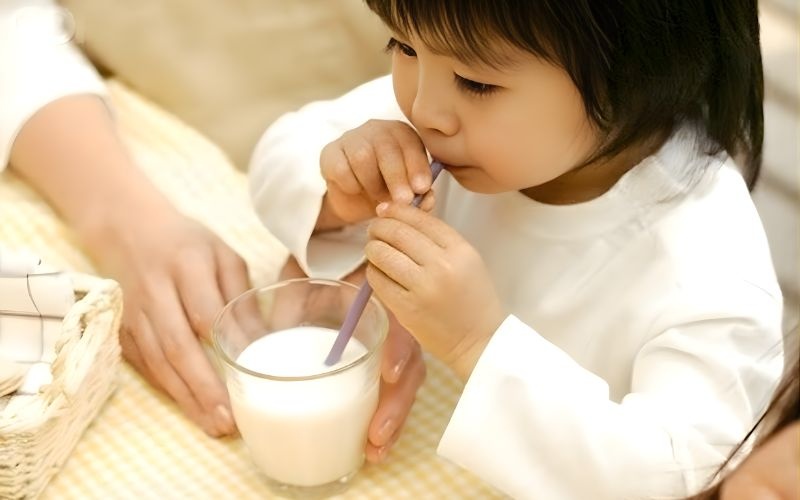 Mách mẹ cách chọn sữa dành cho trẻ tiêu hóa kém