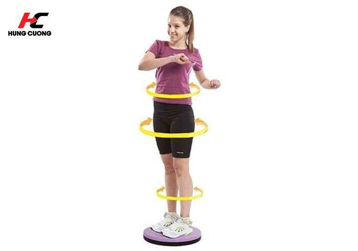 Động tác vặn người hoặc xoay eo đột ngột (Ví dụ: Động tác xoay eo, Swing trong đánh Golf)