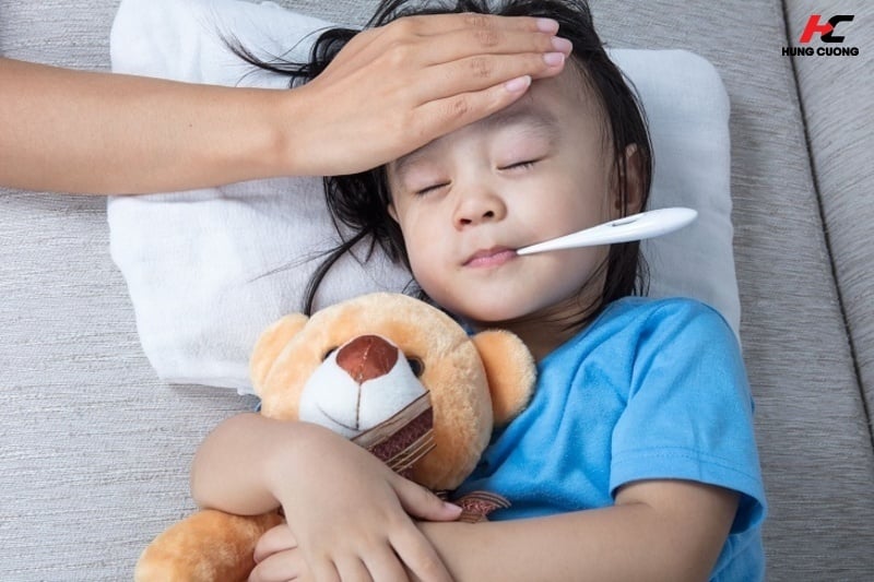 Nguyên nhân bé bị tiêu chảy và sốt thường gặp