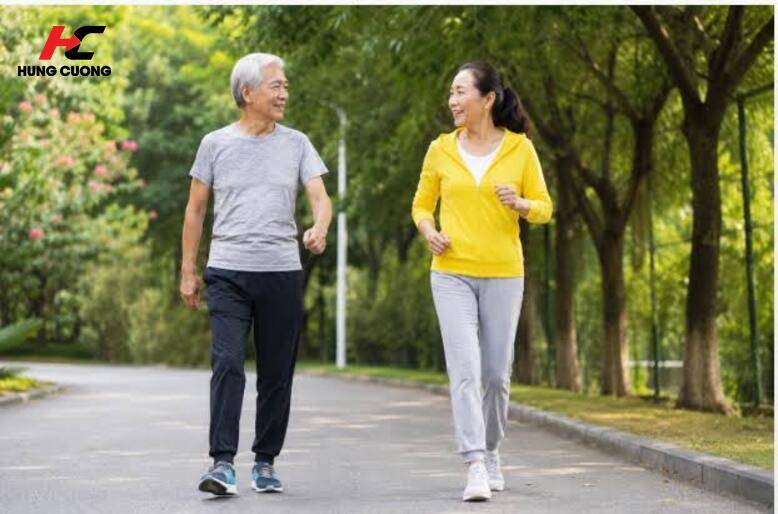 Đi bộ nhanh hoặc chạy bộ chậm