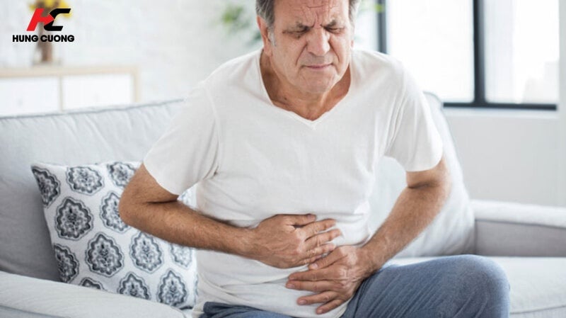 Người cao tuổi bị táo bón