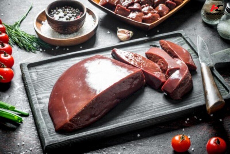 Lòng đỏ trứng gà và nội tạng động vật