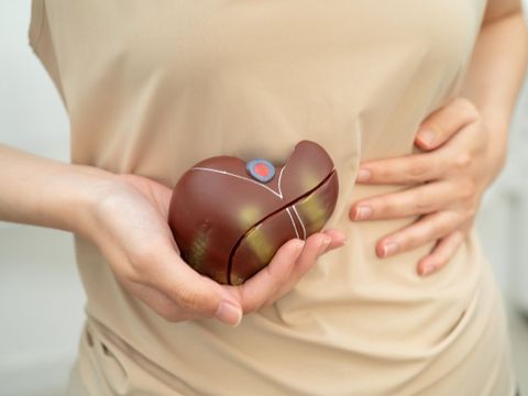 Nóng gan nên làm gì? Nguyên nhân, biểu hiện và cách giải độc gan
