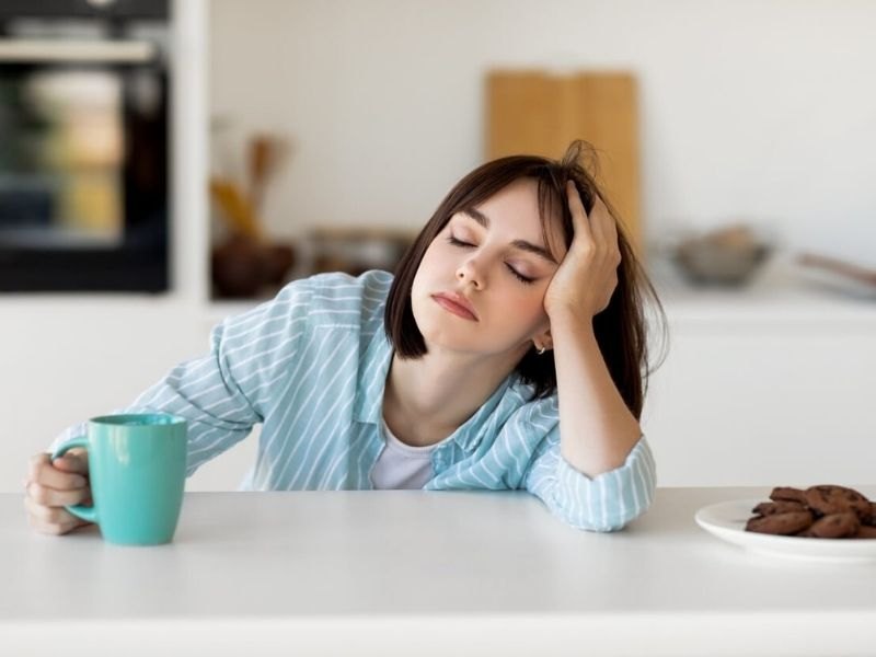 Hình ảnh cơ thể mệt mỏi, chán ăn và suy giảm năng lượng kéo dài