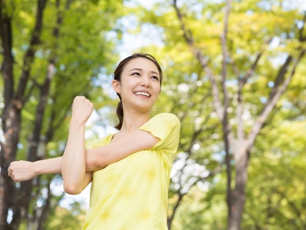 Vận động đều đặn mỗi ngày giúp tăng tuần hoàn máu và hỗ trợ gan thải độc hiệu quả.
