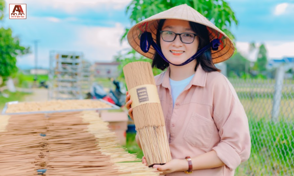 Nhang Trầm Hương Là Gì? Cách Chọn Nhang Trầm Tốt Cho Bàn Thờ Gia Tiên