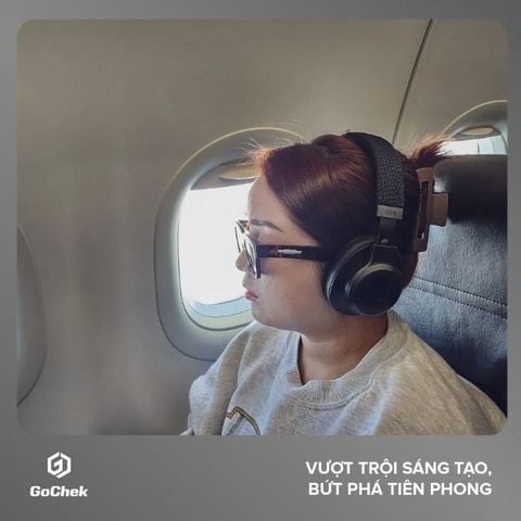 Lên máy bay có được đeo tai nghe Bluetooth không? [Giải đáp]