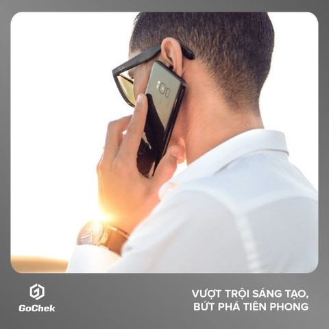 Nên nghe điện thoại bằng tai nào để không ảnh hưởng sức khỏe?