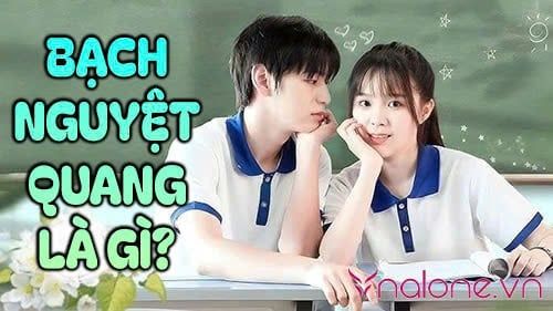 Bạch nguyệt quang là gì? Khám phá ý nghĩa trong tình yêu