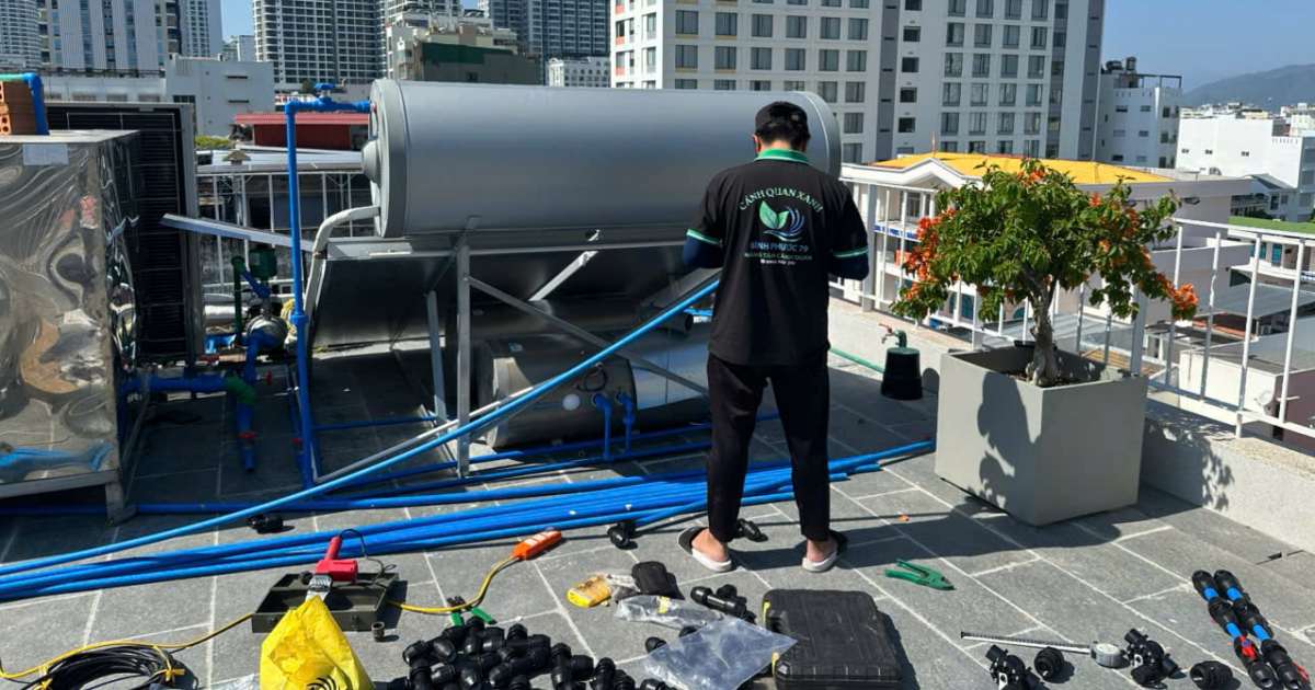 Hệ thống tưới tự động nhỏ giọt ban công nhà phố 7 tầng Nha Trang – IGreenDecor