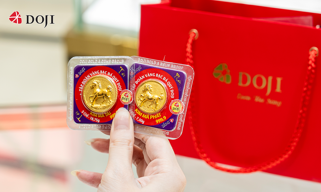 DÙNG THƯỞNG TẾT MUA VÀNG ĐỂ “XIN VÍA” TÀI LỘC ĐẦU NĂM