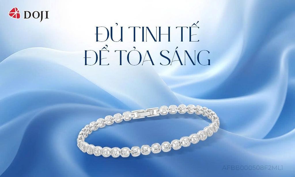 TRANG SỨC TIỆC CUỐI NĂM, CHỌN SAO ĐỂ NỔI BẬT?