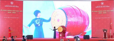 🎉 TƯNG BỪNG LỄ CHÀO MỪNG NĂM HỌC MỚI 2025 – 2026 TRƯỜNG ĐẠI HỌC NGOẠI THƯƠNG