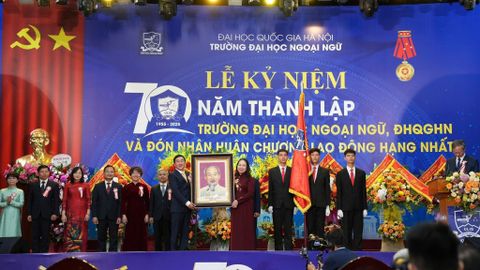 TỰ HÀO THAM DỰ ĐẠI LỄ KỶ NIỆM 70 NĂM THÀNH LẬP VÀ ĐÓN NHẬN HUÂN CHƯƠNG LAO ĐỘNG HẠNG NHẤT CỦA TRƯỜNG ĐẠI HỌC NGOẠI NGỮ – ĐHQGHN