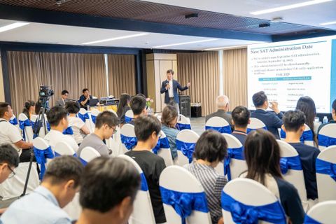 Tuyển sinh đại học 2026: SAT & IELTS trở thành “chìa khóa” quan trọng