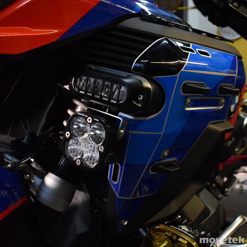 Đèn Baja Designs Squadron Pro trên BMW R1300GSA