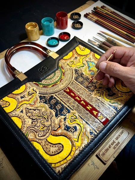 Túi cỏ Bàng HỒN VIỆT – KHI DI SẢN CHẠM NGÕ THỜI TRANG THƯỢNG LƯU