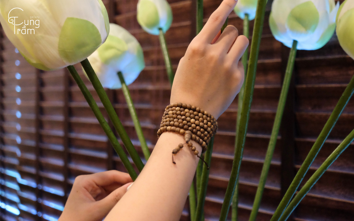 Vòng trầm hương 216 hạt có ý nghĩa gì: Lời nhắc nhở về sự tĩnh tâm và giác ngộ