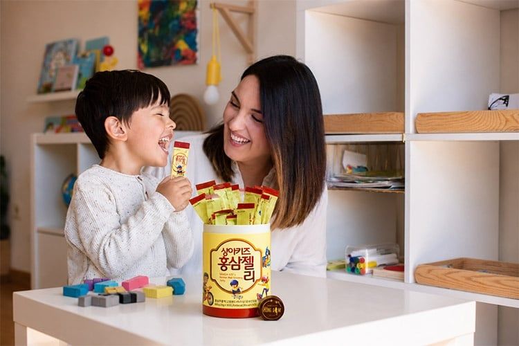 Thạch Hồng Sâm với hương vị thơm ngon, bé dễ hợp tác