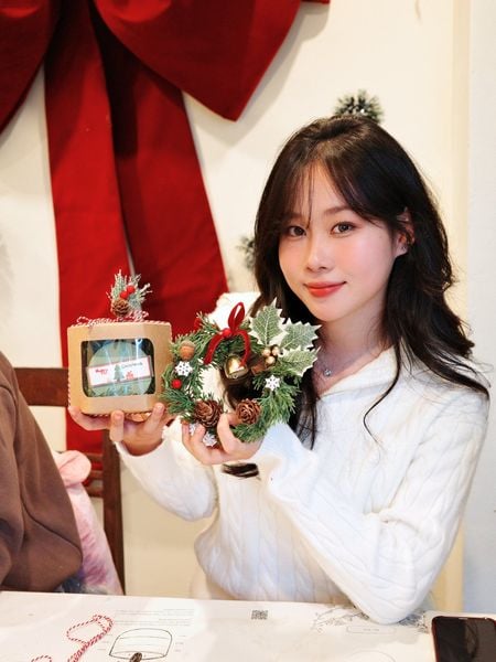 MIRACLE IN DECEMBER | Workshop nến thơm và trang trí vòng nguyệt quế