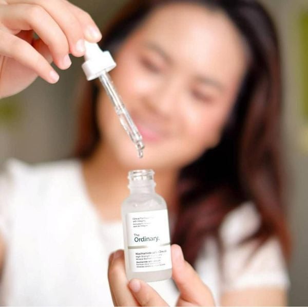 Serum zinc và khả năng kiểm soát bã nhờn: giải pháp tối ưu cho da dầu