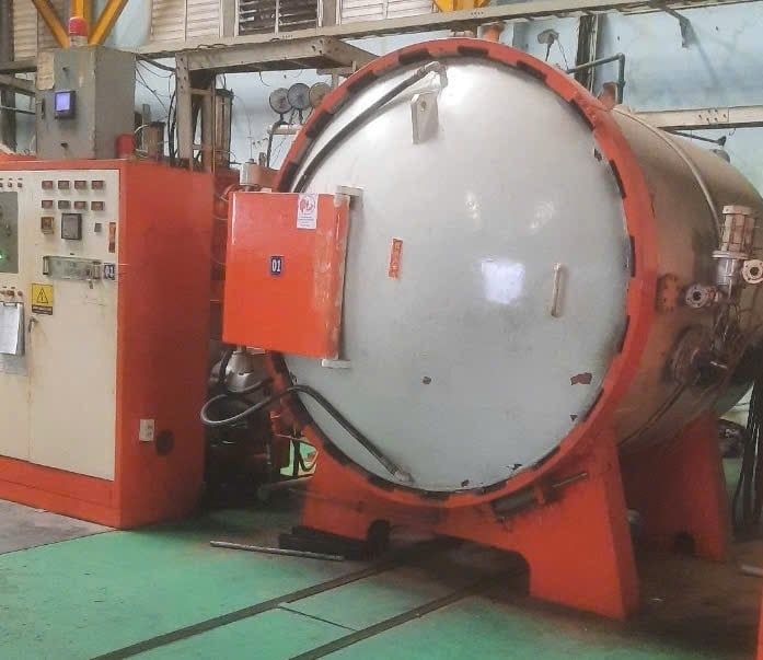 SO SÁNH LÒ CHÂN KHÔNG VÀ LÒ MUỐI TRONG NHIỆT LUYỆN