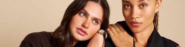 Top 10 Món Quà Tặng Nữ Ý Nghĩa Khiến Nàng Bất Ngờ