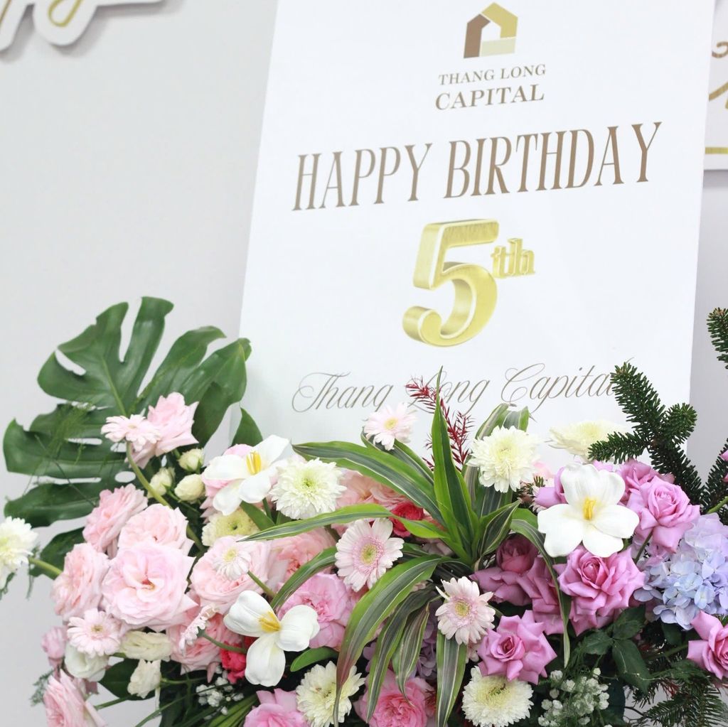 CHÚC MỪNG KỶ NIỆM 5 NĂM THÀNH LẬP THĂNG LONG CAPITAL. HAPPY 5TH BIRTHDAY TO TLC!