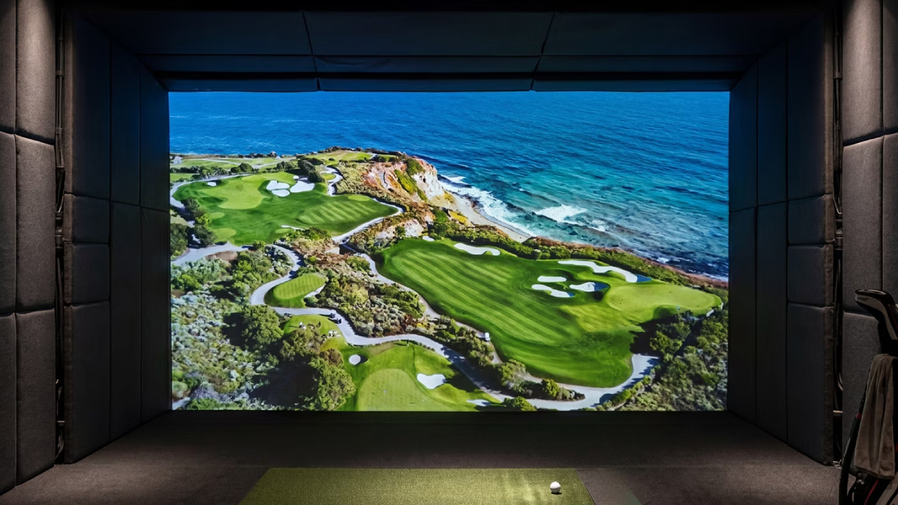 Máy chiếu golf mô phỏng 4K Short Throw Laser 6000 LM BenQ AK900ST